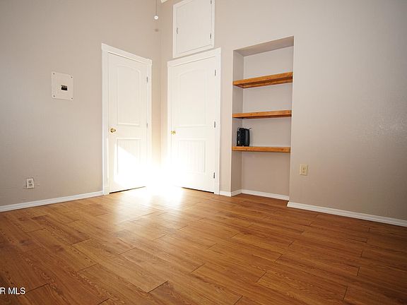 4th image of 1104 Myrtle Ave #4