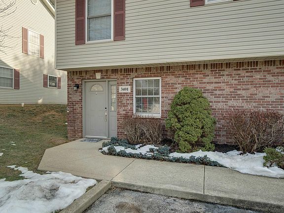 3rd image of 3401 S Oaklawn Cir