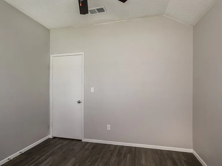 9723 Orangevale Dr — Photo 14