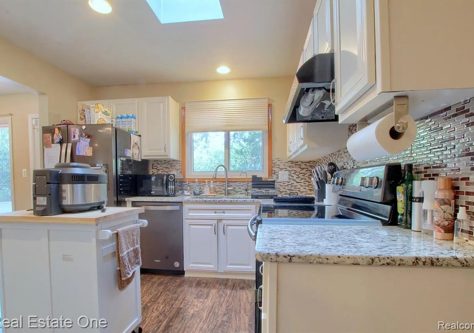 Updated 3 Bedroom Ranch — Photo 3