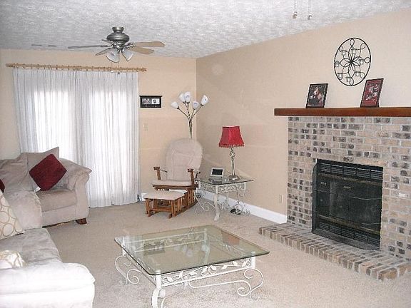 4th image of 4600 Baverton Dr