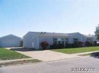 4669 Autumn Ridge Dr, Columbus, IN 47203