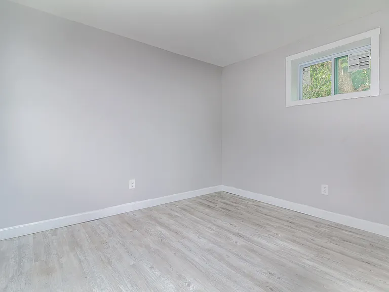 343 Rogers St — Photo 6