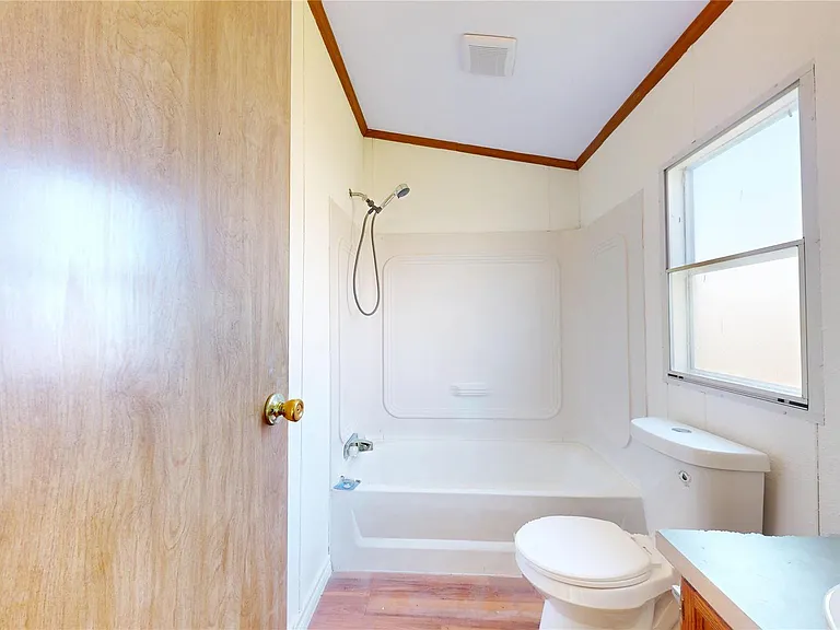 435 16th St — Photo 35