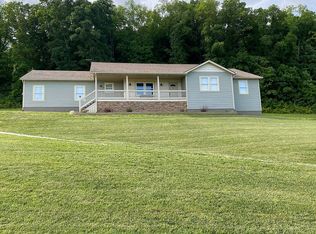 590 Eric Dr, Newark, OH 43055