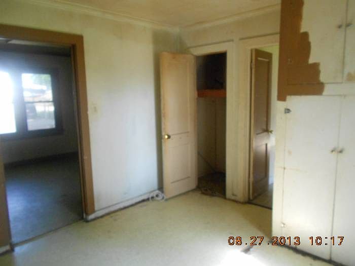 2nd image of 113 Sonny St
