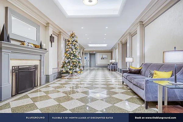 Rented by The Blueground | media 202