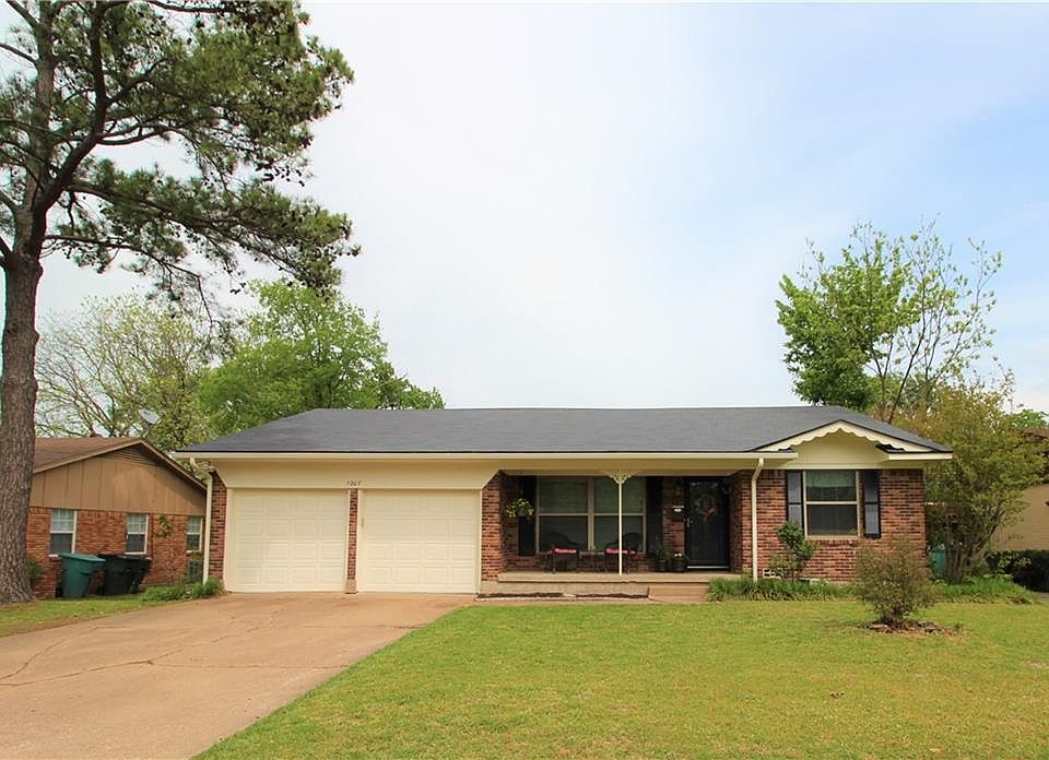 1st image of 1207 Blanton Dr