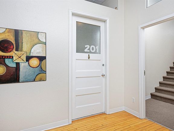 3rd image of 108 W Byers Pl APT 201