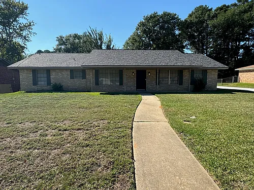 2407 Balsam St Photo 1