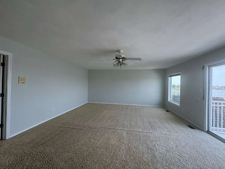 9462 Bay Front Dr — Photo 17