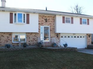 1245 Willow Ln, Schererville, IN 46375