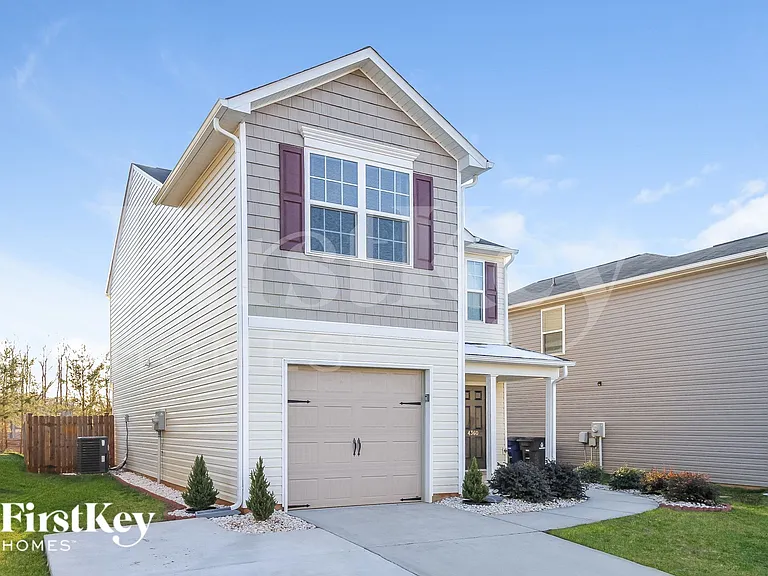 4360 Oak Pointe Dr — Photo 2
