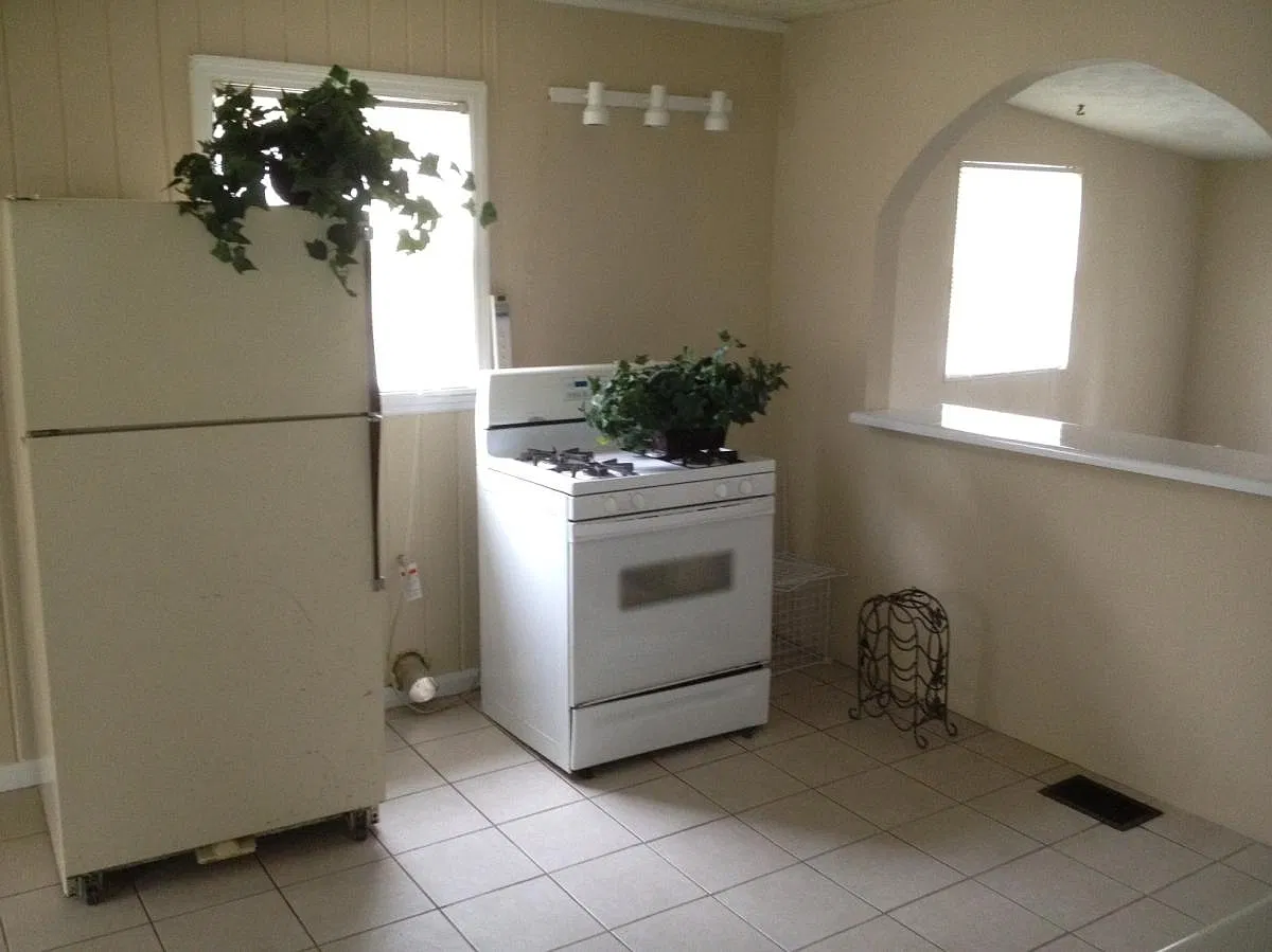 3 bed, 1200 sqft, $1,750 — Photo 3