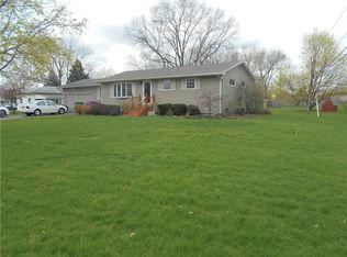 15 Vollmer Pkwy, Rochester, NY 14623