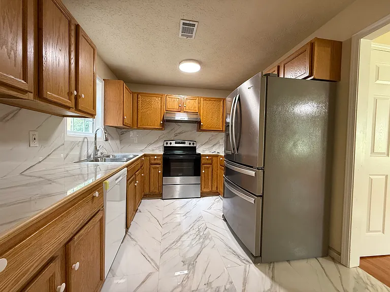 811 Kennesaw Dr — Photo 8