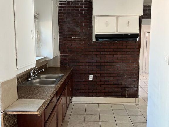 4th image of 3432 E Lowe Ave