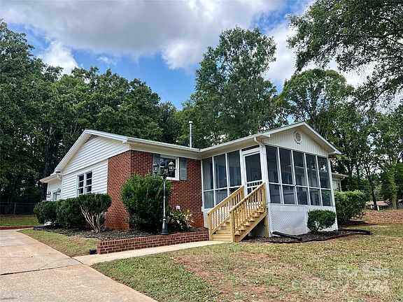 2nd image of 5667 E Hillsdale Dr