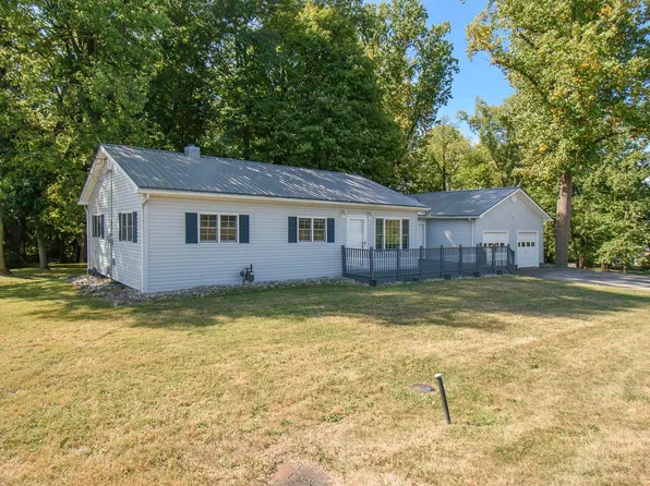 207 W Dixie Dr, Silver Lake, IN 46982