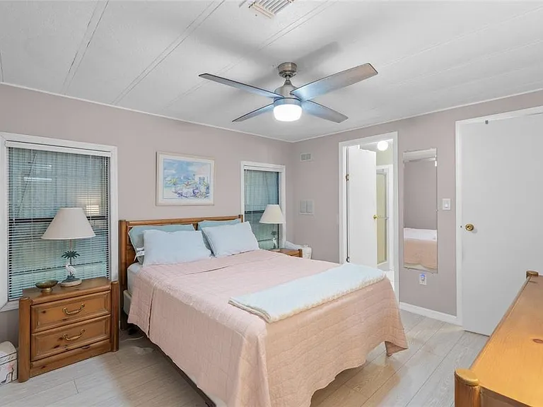 925 Iglesia Dr — Photo 14