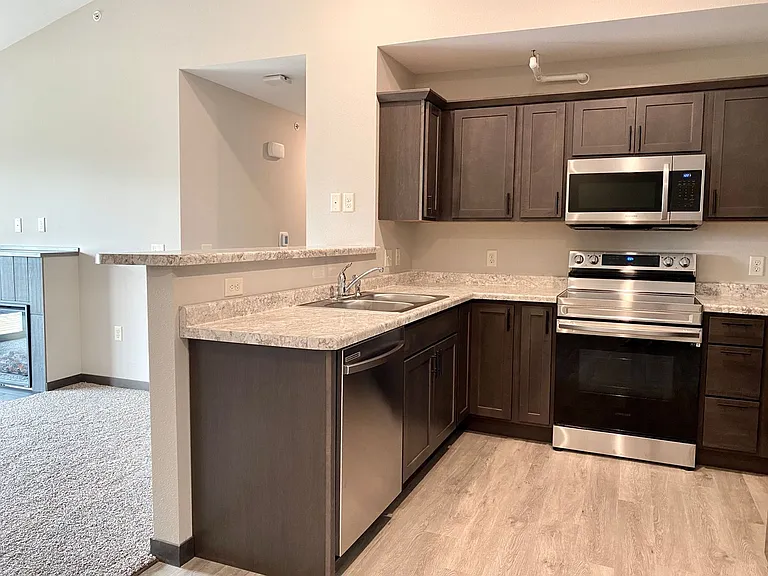 786 Peregrine Cir — Photo 59