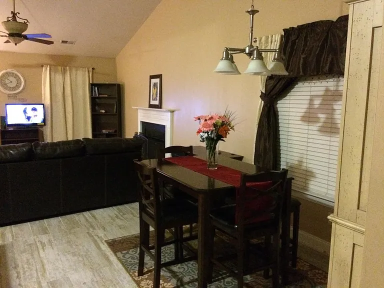 403 Equinox Cir — Photo 4