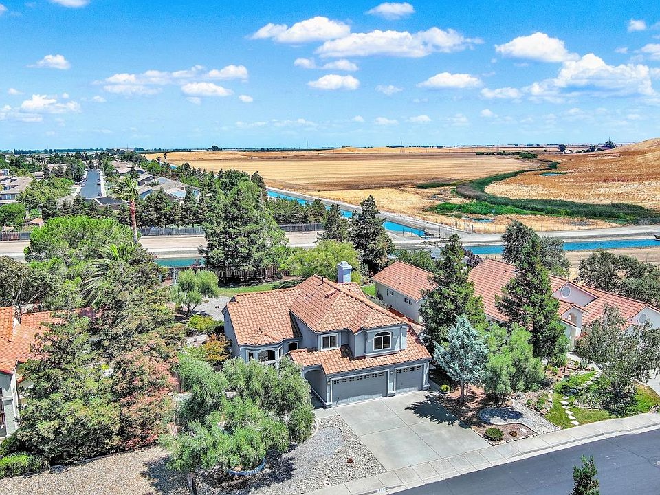 1st image of 374 Youngsdale Court