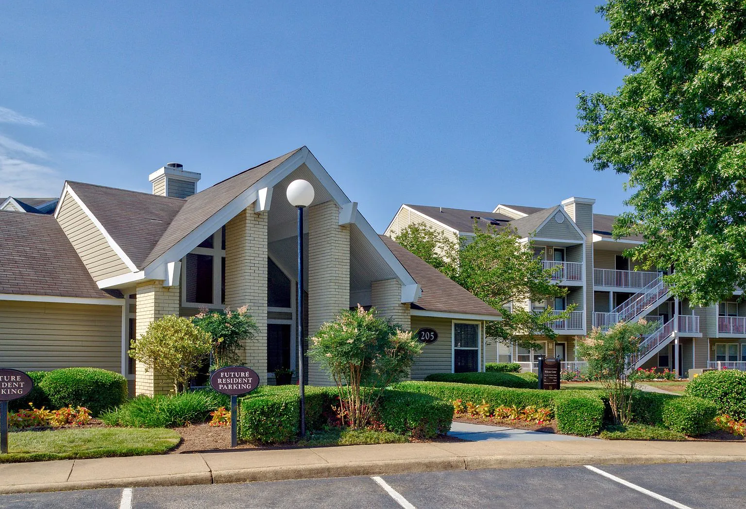 Ashbrook Apartments — Photo 2