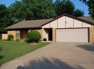 1700 Greenway Ave, Yukon, OK 73099