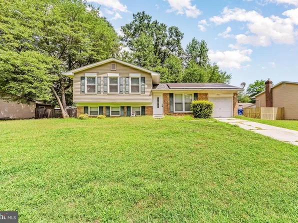 2011 Darnell Ct, Waldorf, MD 20602