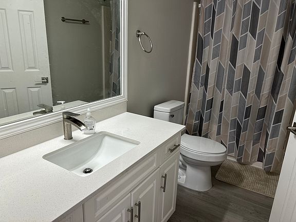 5th image of 800 31st Ave E #1631