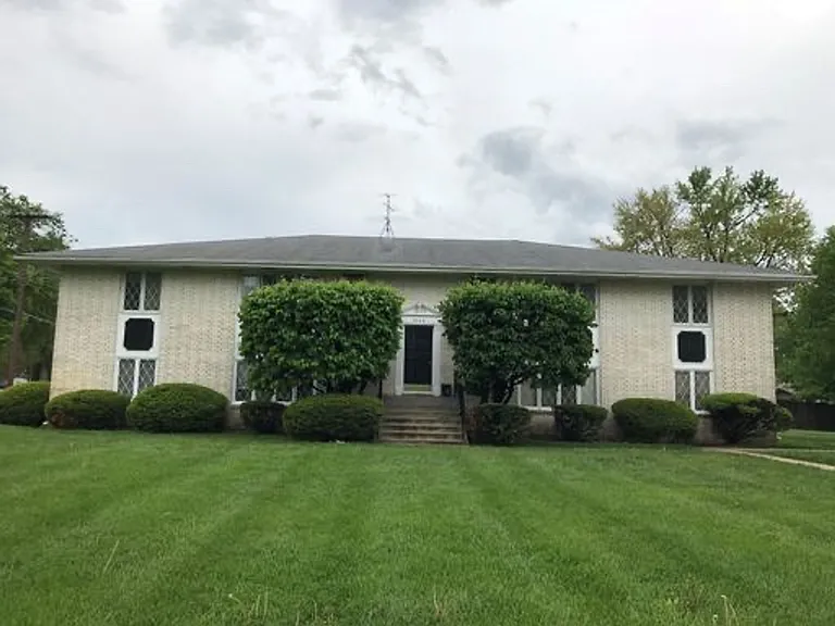 5902-5906 Hickman Rd — Photo 6