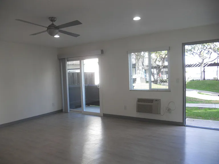 Eastside Apartments — Photo 37