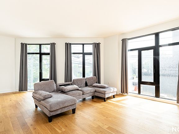 3rd image of 2-24 26th Ave #432