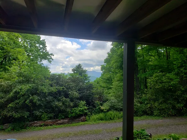 325 Tessie Ln #B, Black Mountain, NC 28711