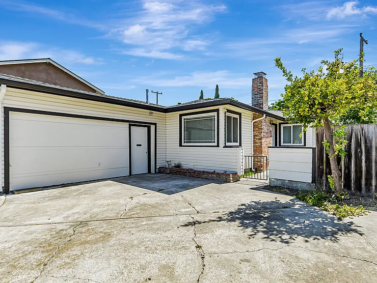 2158 San Rafael Ave — Photo 2