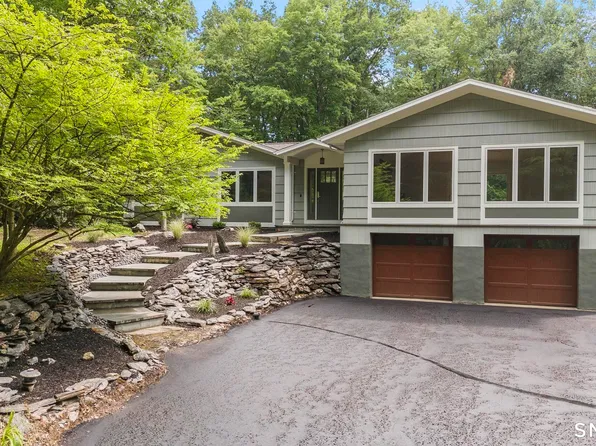 20 Morris Road, Woodbridge, CT 06525