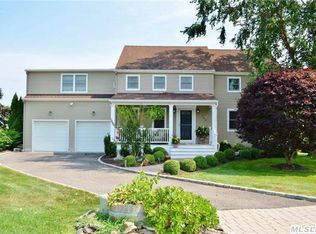 160 Apple Ct, Southold, NY 11971