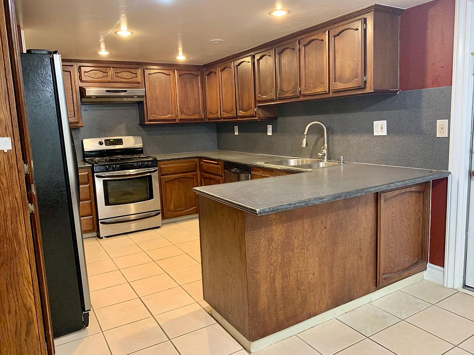 2nd image of 14344 Foothill Blvd Unit 507