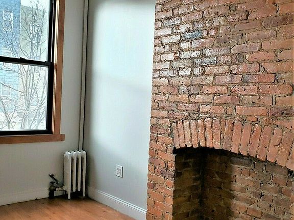 4th image of 241 Montrose Ave #2C