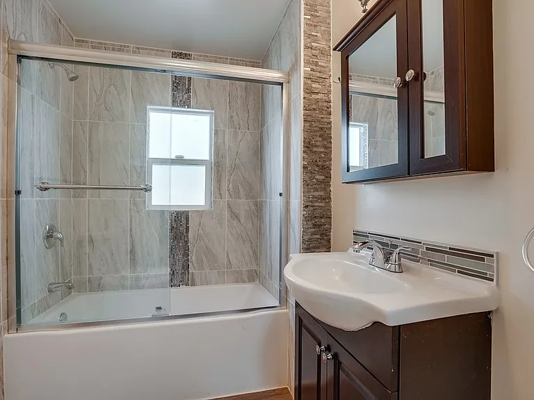 625 W 92nd St — Photo 11