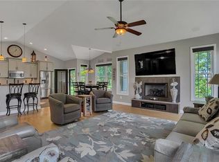 3168 Birmingham Dr, Glen Carbon, IL 62034