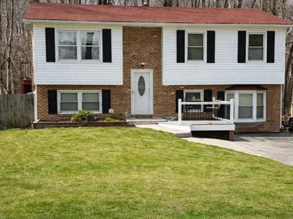 39510 Pocahontas Dr, Mechanicsville, MD 20659