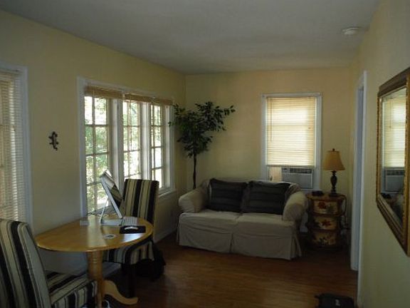 3rd image of 834 10th Ave S #1/2