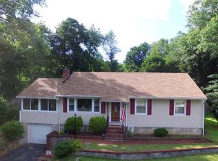 1 Reno Rd, Poughkeepsie, NY 12603