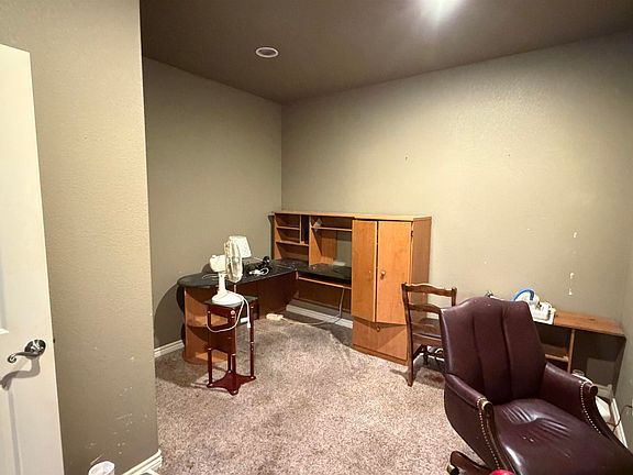 5th image of 206 E Rowe Ave