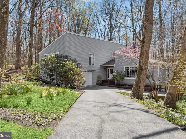 3 Huntfield Ct, Owings Mills, MD 21117