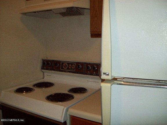 5th image of 108 Nicole Dr #1