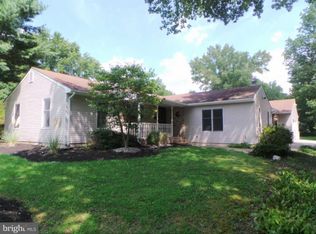 13 Ridgeway Ln, Southampton, NJ 08088