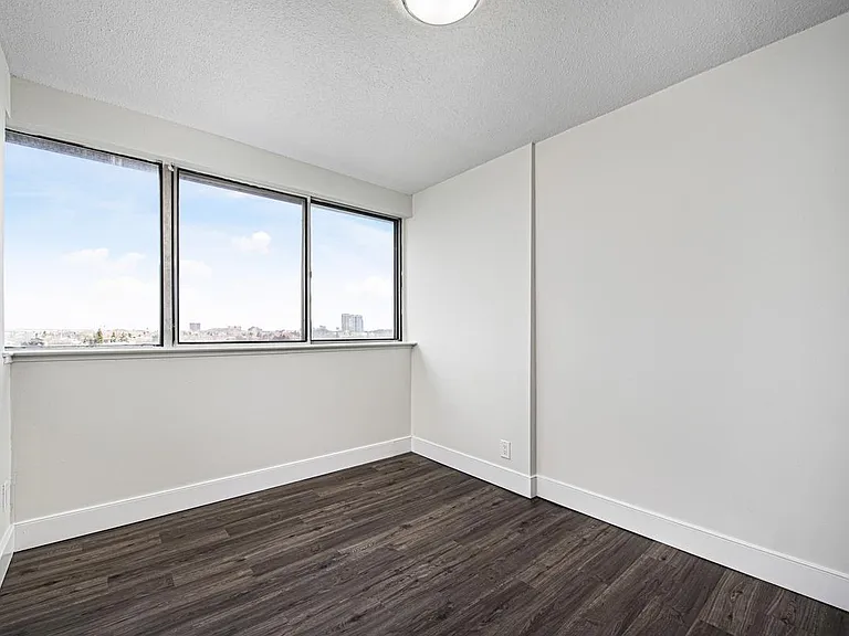 7230 Darcel Ave #365 — Photo 9